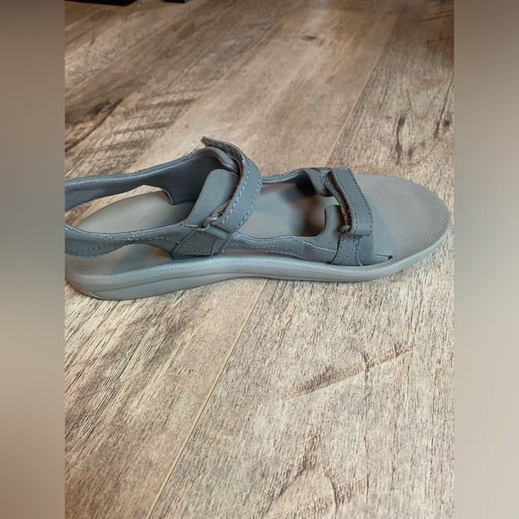 Columbia Women's US 7 EUR 38 Two Strap Sandals Grey Athletic Surf Water - Picture 4 of 8